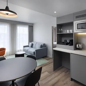 By Marriott Paris Charles De Gaulle Airport **** רואיסי-אן-פרנס