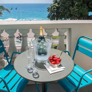 Отель Mercure Marche Aux Fleurs