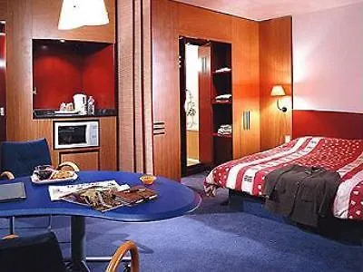 רואיסי-אן-פרנס Novotel Suites Paris Cdg Airport Villepinte מלון